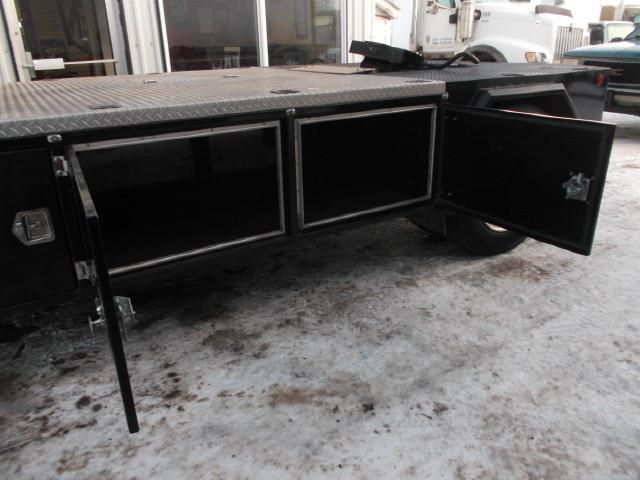 Image #4 (2001 INTERNATIONAL 4700 LOW PRO SPORT CHASSIS DECK TRUCK)
